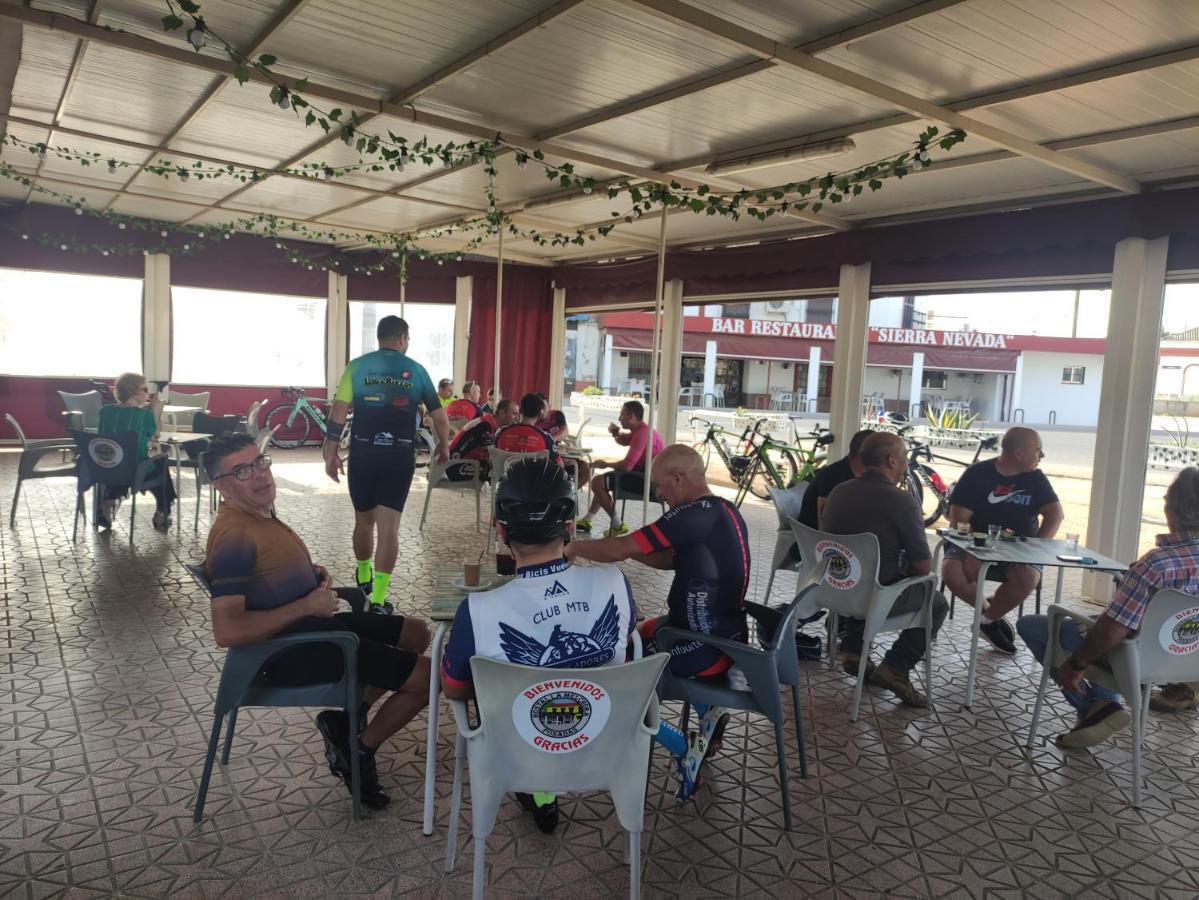 Hostal Restaurante Bar Cafeteria La Melchora Posadas Zewnętrze zdjęcie